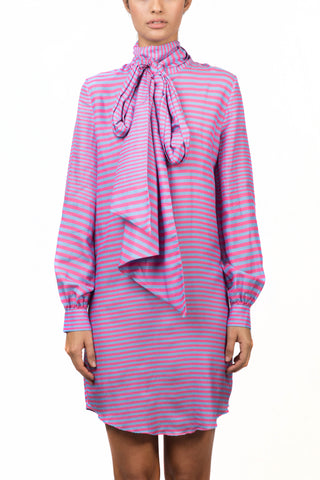 Vestido con bandas rayas